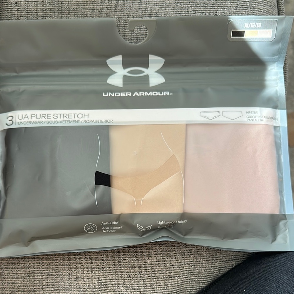 Under Armour Pure Stretch Moisture-Wicking Performance